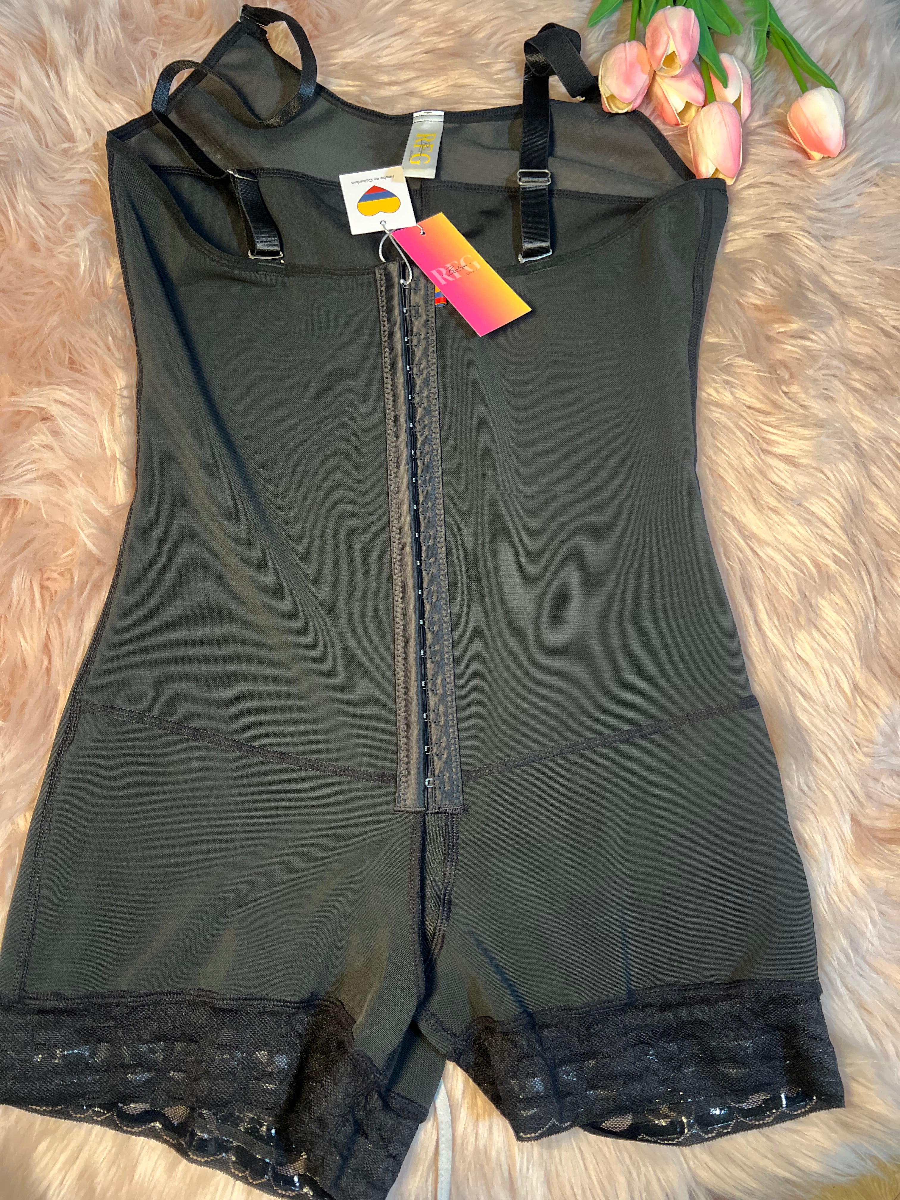 Mini combinaison gainante avec fine bretelles